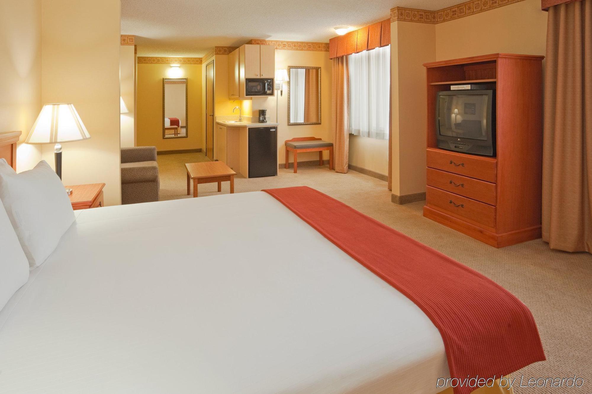 Holiday Inn Express Hotel & Suites Livermore By Ihg Room photo